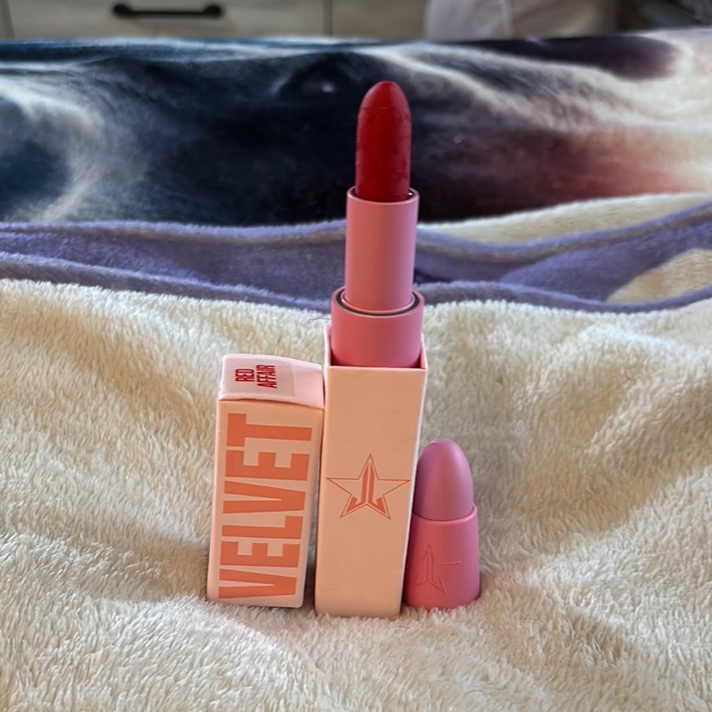 Jeffree Star Red Lipstick Satin Finish